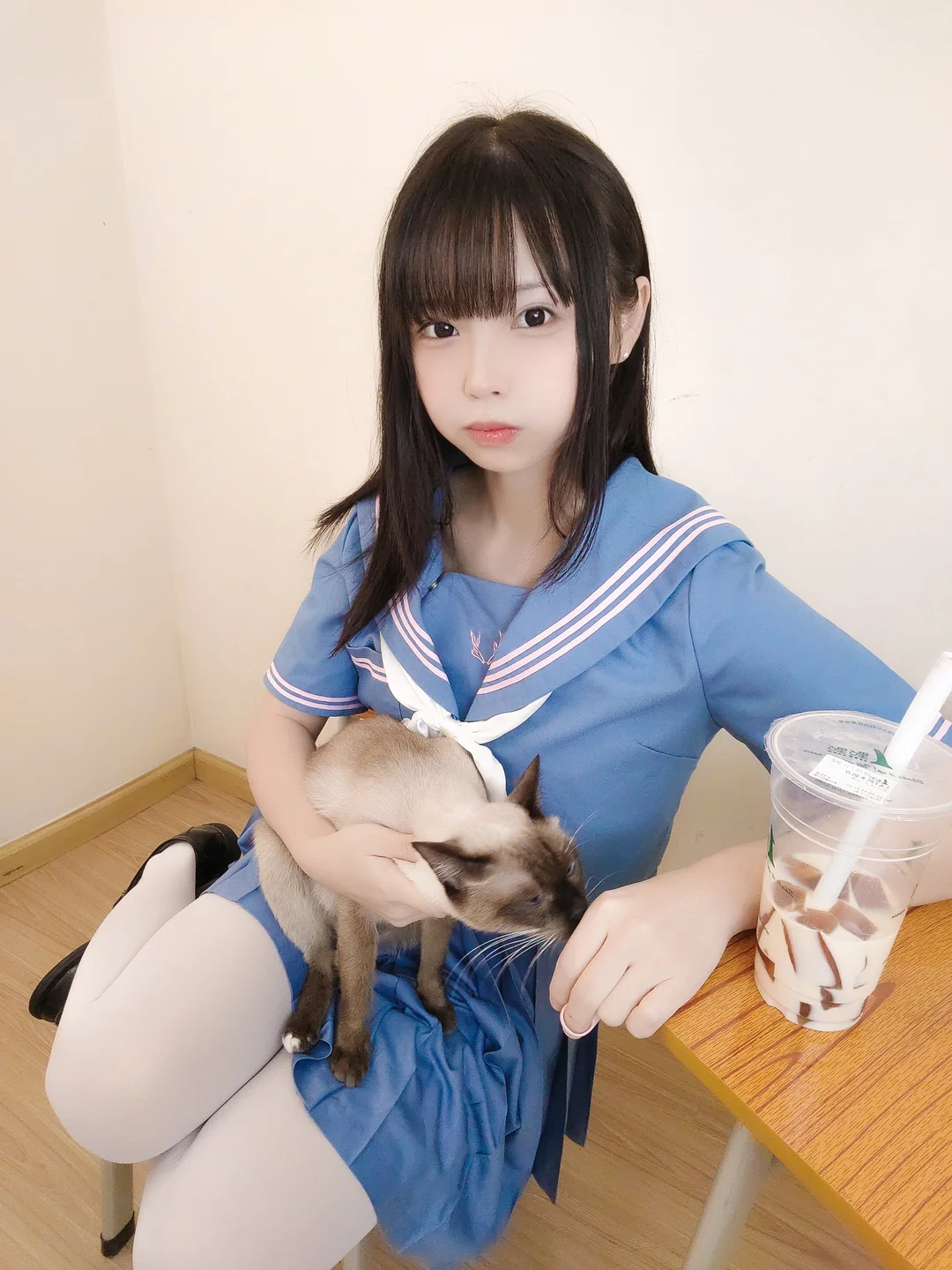 十万珍吱伏特 - 撸猫日记 [102P,1V-305MB] tg@simisebaisi 【丝足阁】066.webp